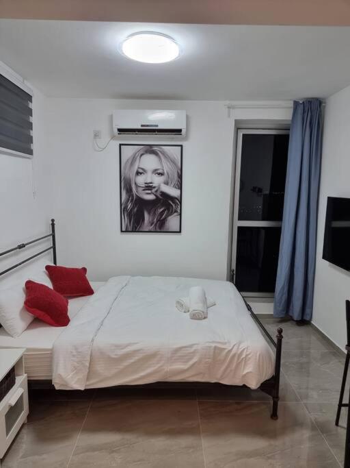 Appartement דירת זוּגַג מפנקת עם מרפסת משגעת ונוף למפרץ. à Eilat Extérieur photo