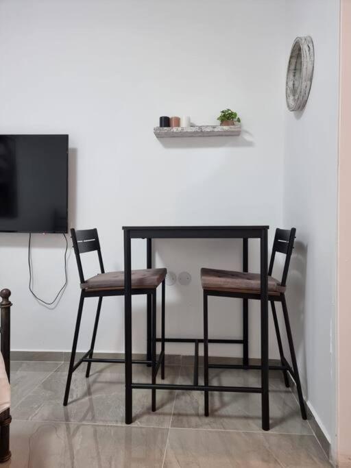 Appartement דירת זוּגַג מפנקת עם מרפסת משגעת ונוף למפרץ. à Eilat Extérieur photo