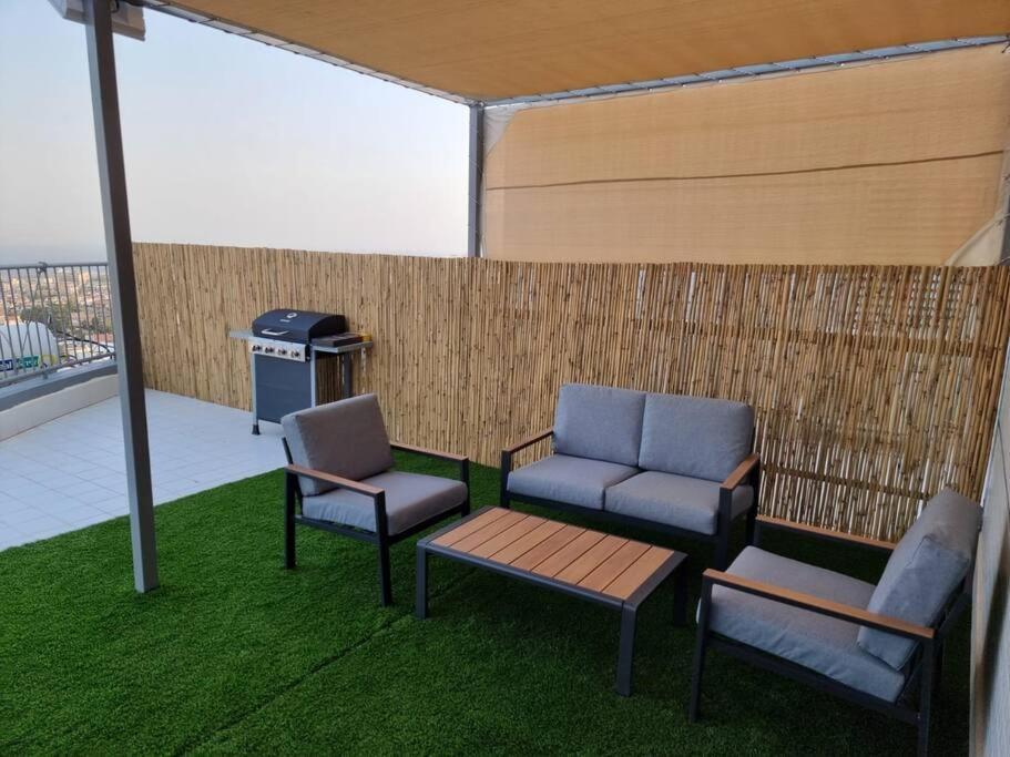 Appartement דירת זוּגַג מפנקת עם מרפסת משגעת ונוף למפרץ. à Eilat Extérieur photo