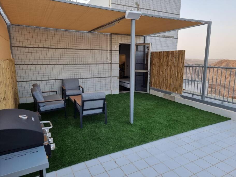 Appartement דירת זוּגַג מפנקת עם מרפסת משגעת ונוף למפרץ. à Eilat Extérieur photo