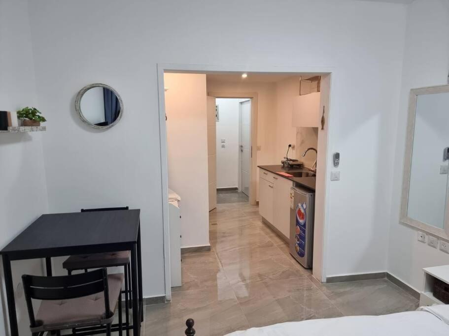 Appartement דירת זוּגַג מפנקת עם מרפסת משגעת ונוף למפרץ. à Eilat Extérieur photo